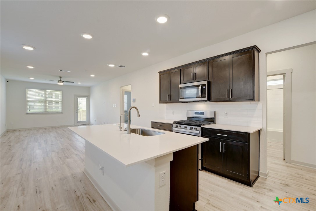 121 Fairfax Avenue Property Photo 7