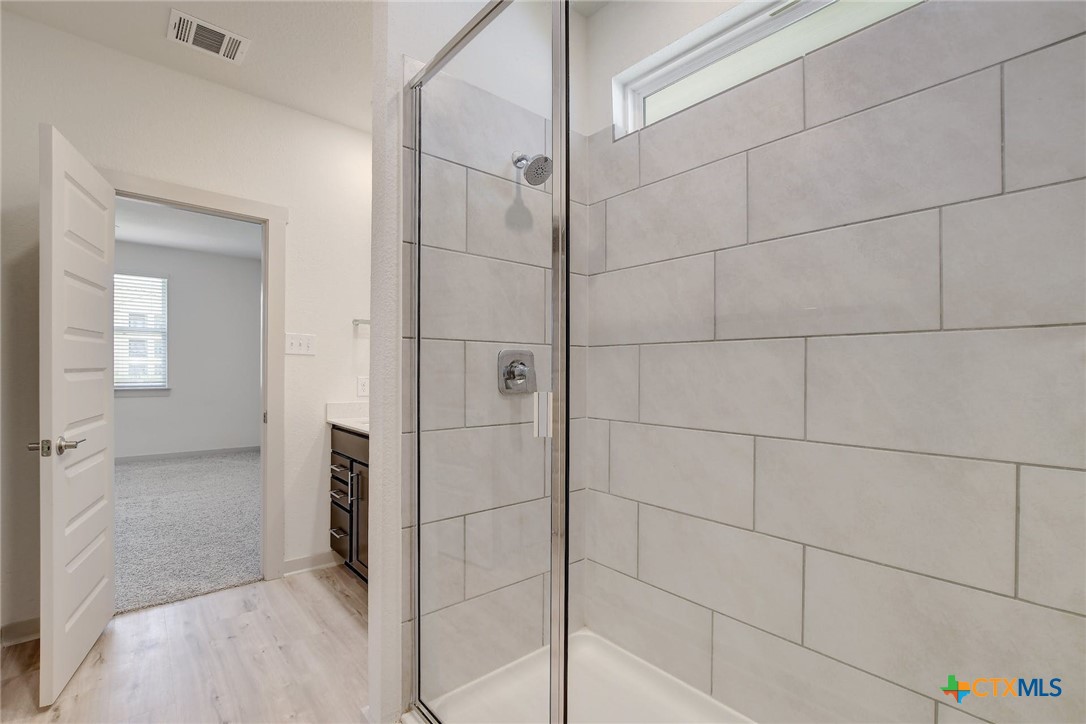 121 Fairfax Avenue Property Photo 15