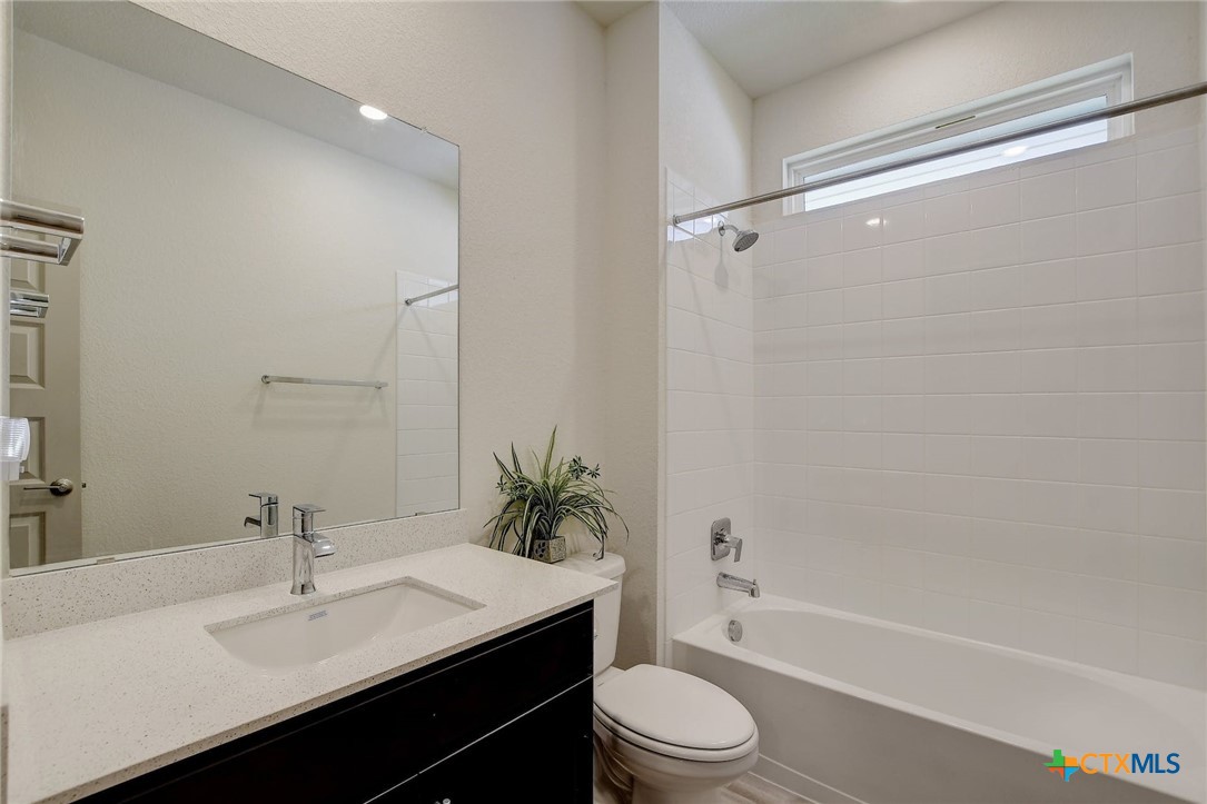 121 Fairfax Avenue Property Photo 19