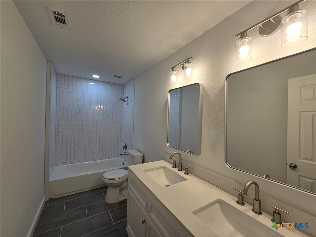 202 Marston Street B Property Photo 9