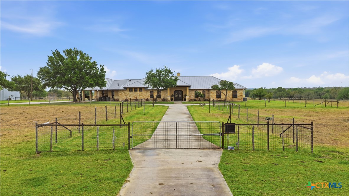 13661 E Highway 90 Property Photo 6