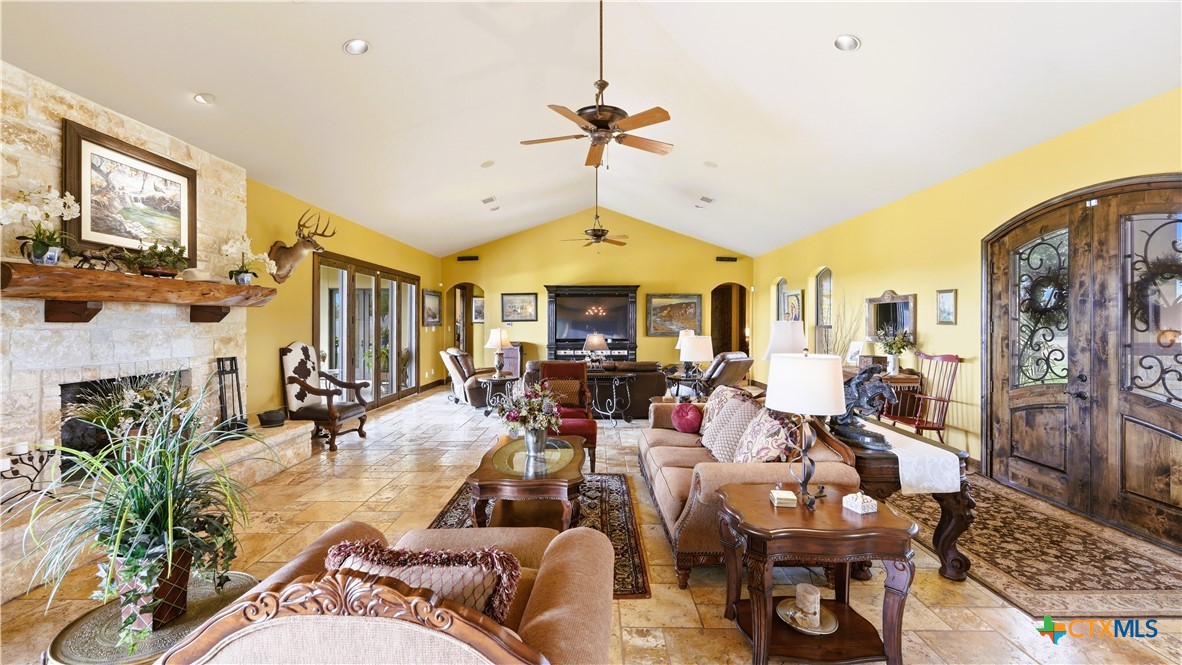 13661 E Highway 90 Property Photo 11