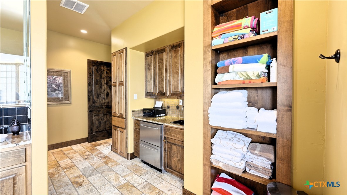 13661 E Highway 90 Property Photo 20