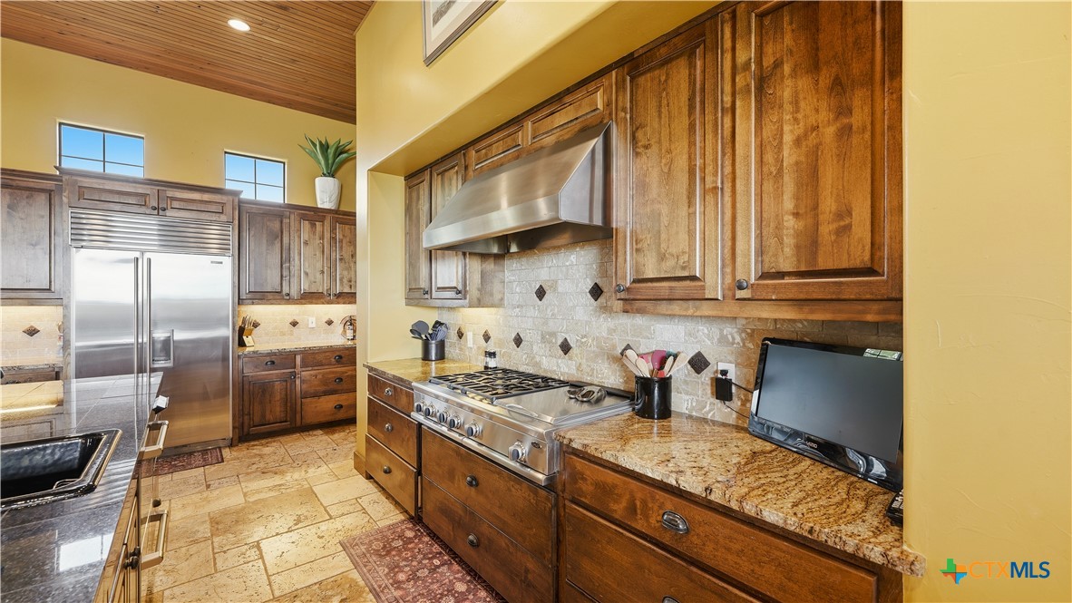 13661 E Highway 90 Property Photo 29