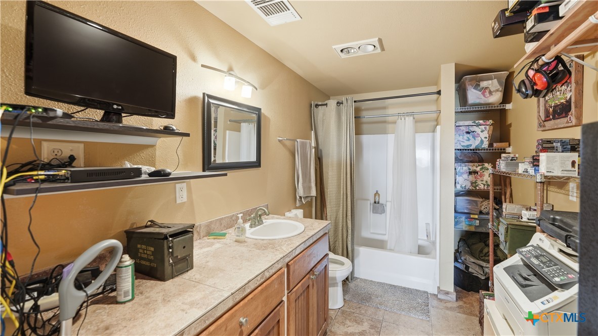 13661 E Highway 90 Property Photo 47