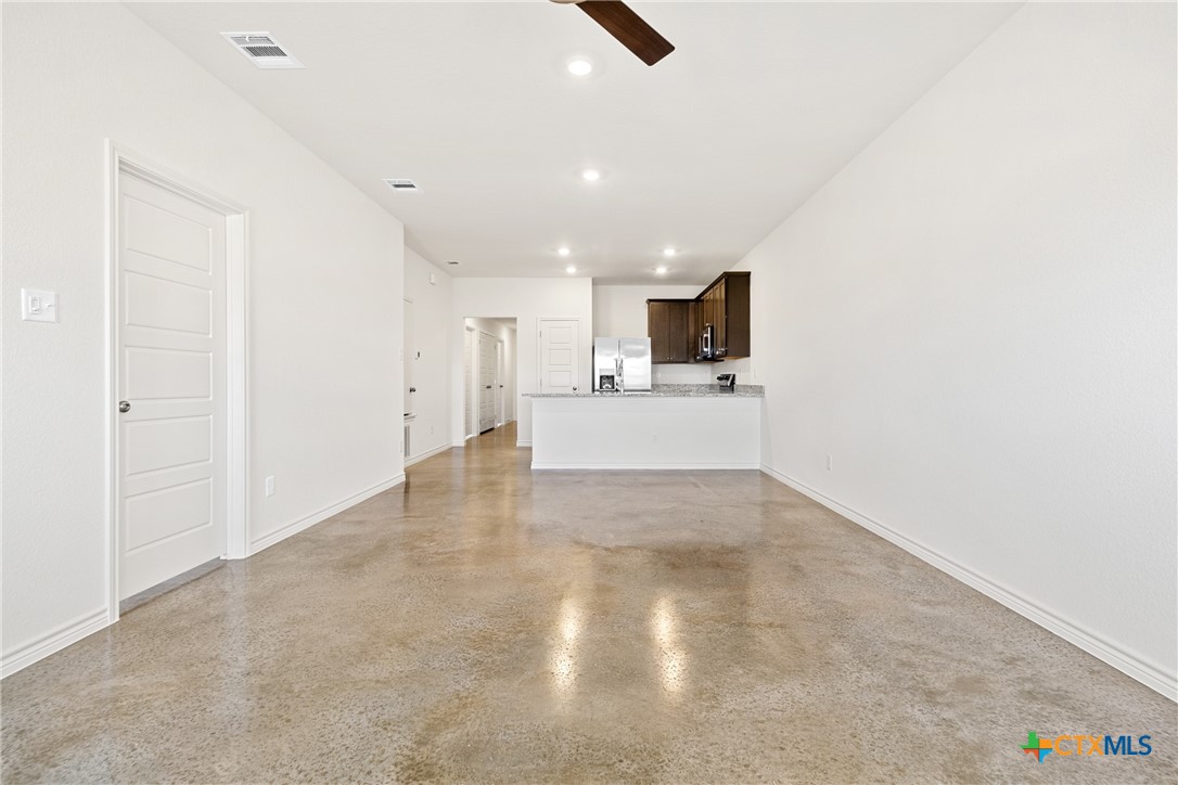1223 Concord Drive A Property Photo 3