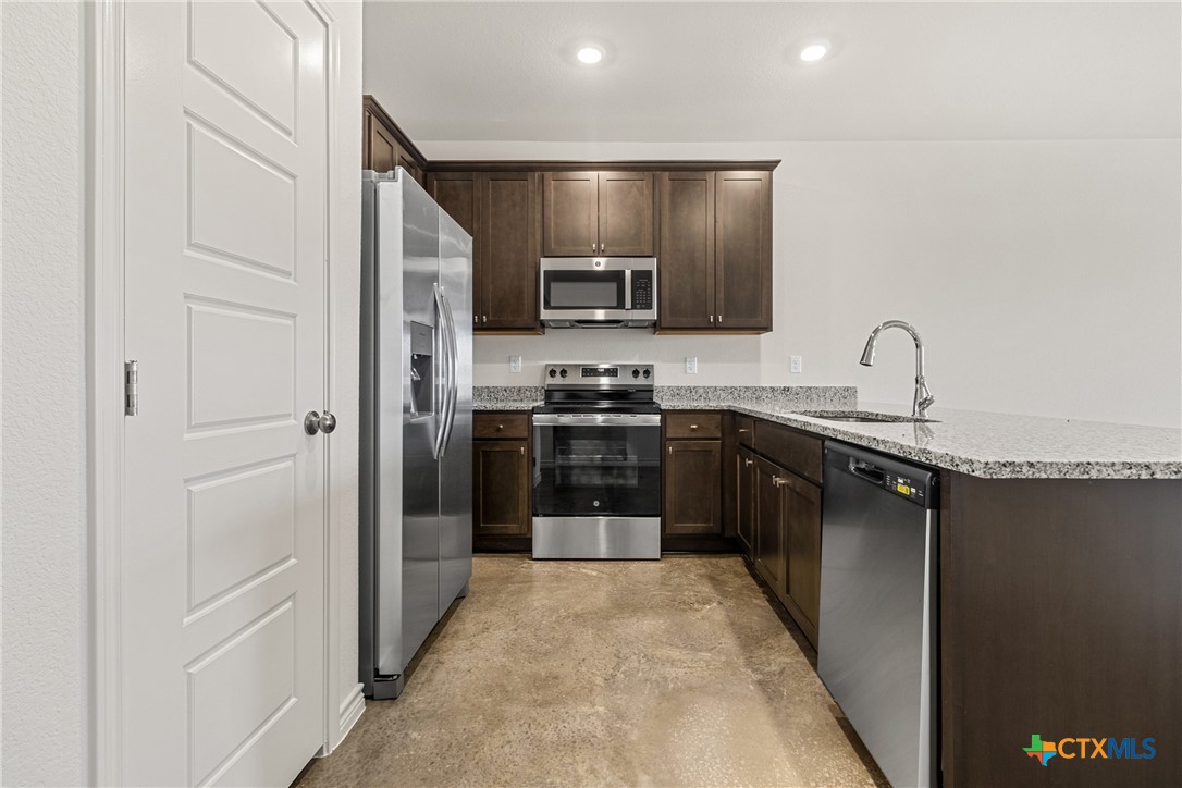 1223 Concord Drive A Property Photo 5
