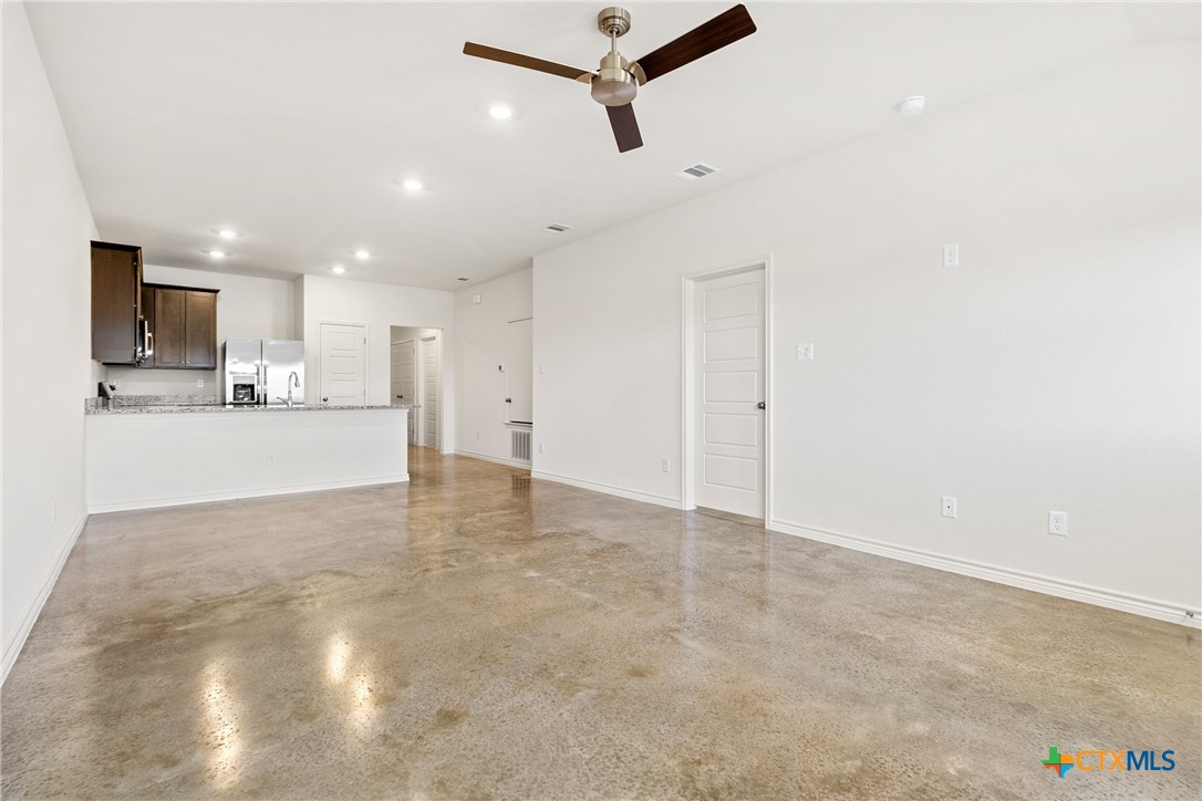 1223 Concord Drive B Property Photo 3