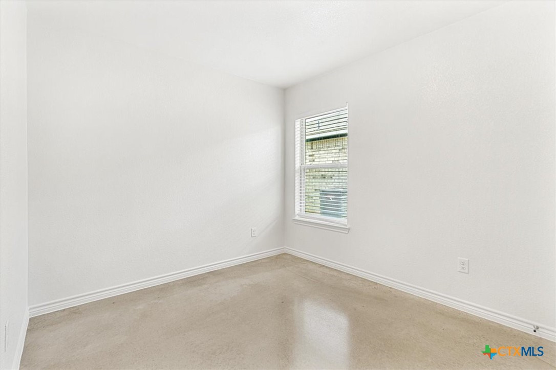 1226 Lehmann Drive B Property Photo 8