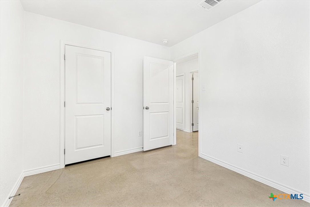 1226 Lehmann Drive B Property Photo 9