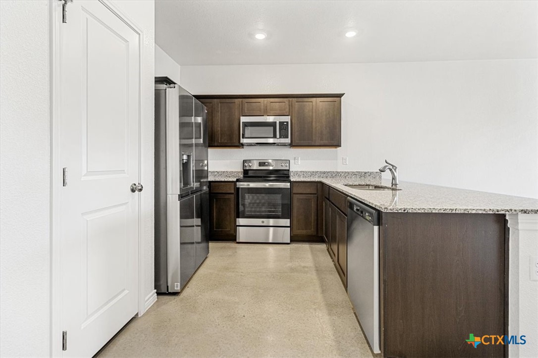 1226 Lehmann Drive B Property Photo 11