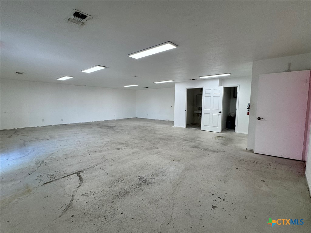 410 E Gonzales Street Property Photo 5