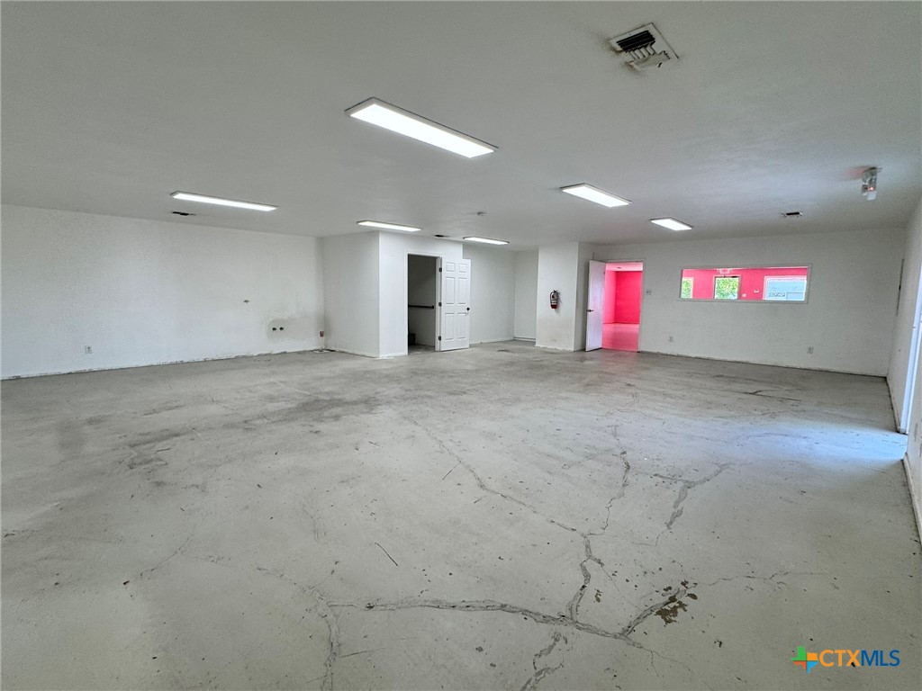 410 E Gonzales Street Property Photo 6