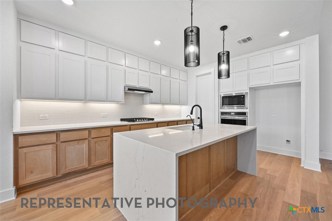8905 Turaco Trail Property Photo 3