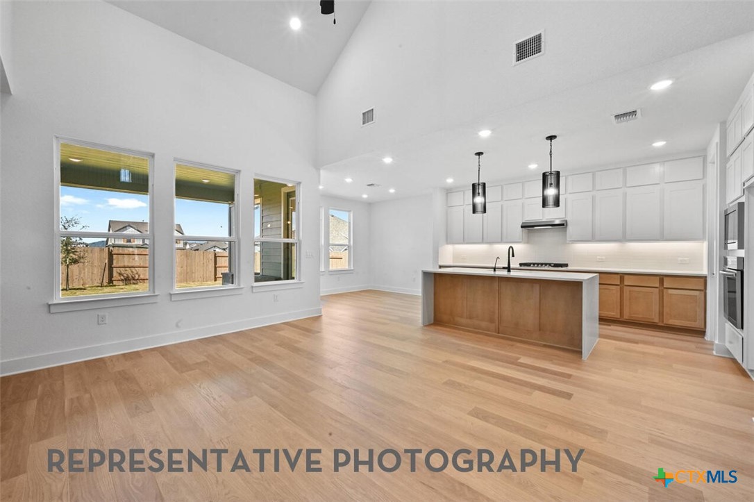8905 Turaco Trail Property Photo 8