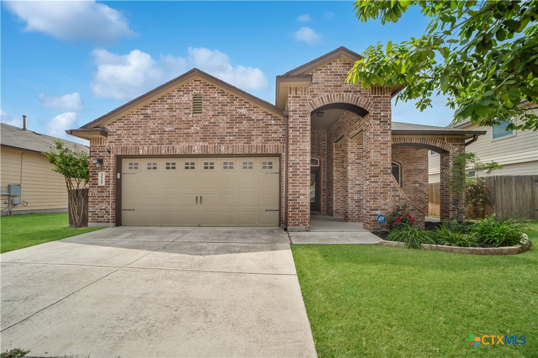 325 Oak Creek Way Property Photo 1