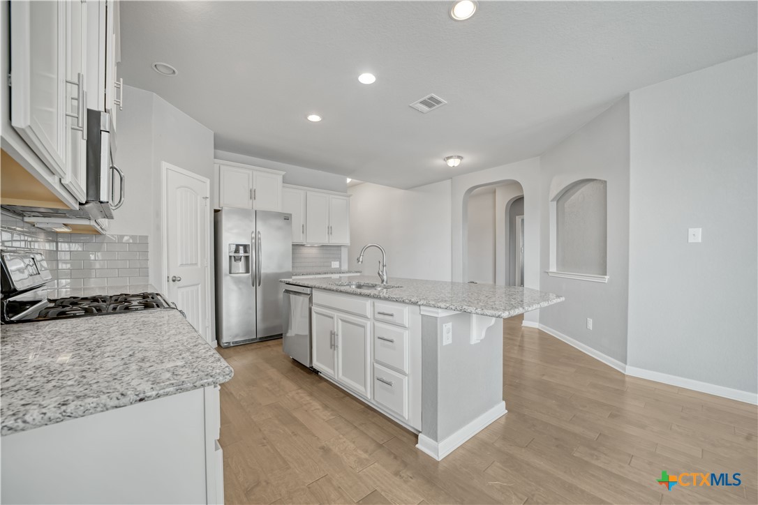 325 Oak Creek Way Property Photo 10
