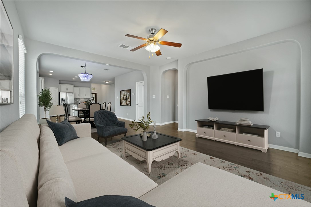 325 Oak Creek Way Property Photo 14
