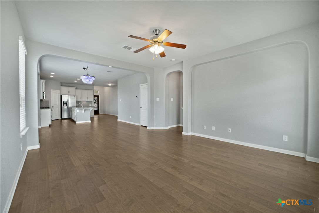 325 Oak Creek Way Property Photo 15