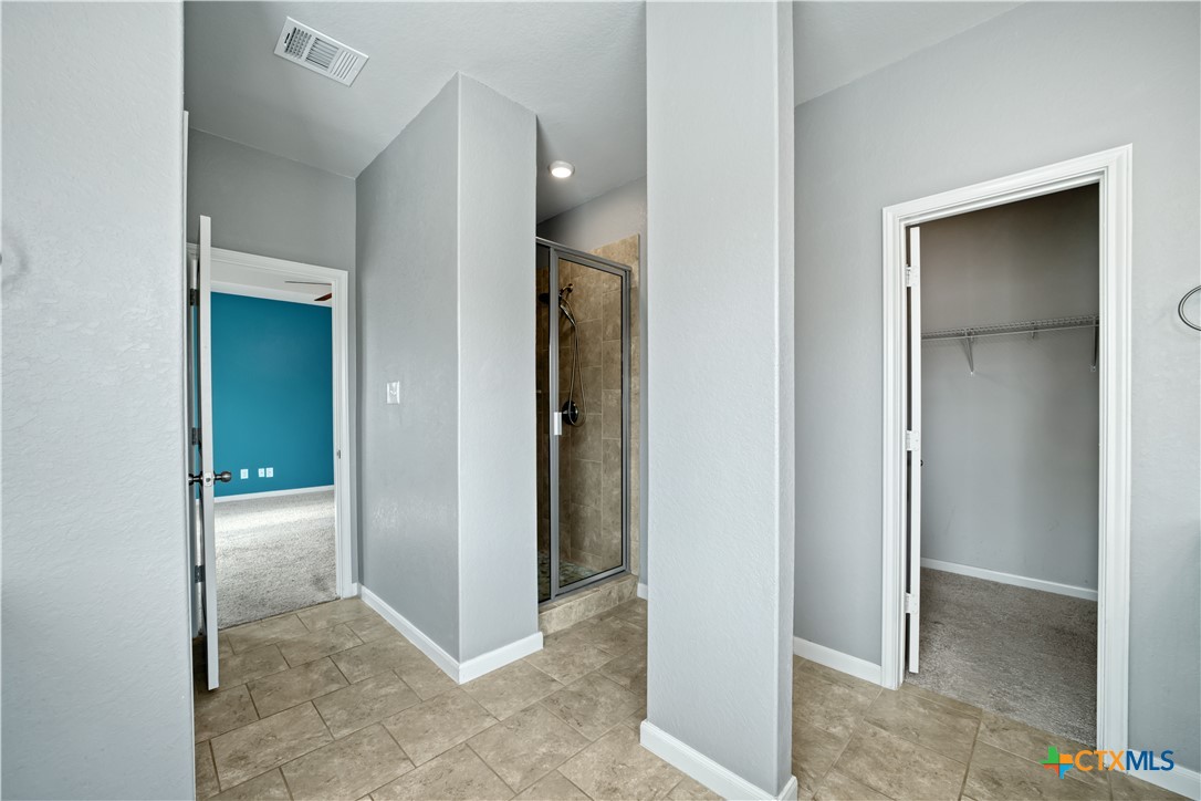 325 Oak Creek Way Property Photo 29