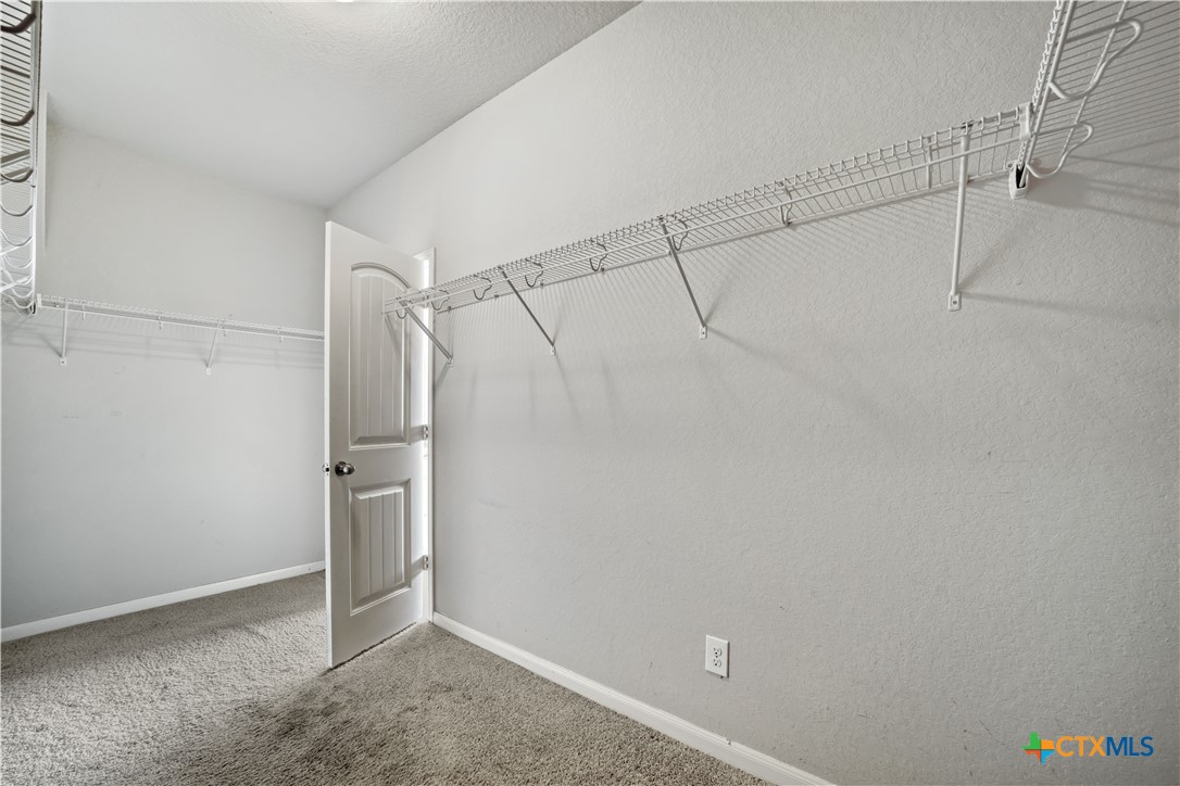 325 Oak Creek Way Property Photo 31