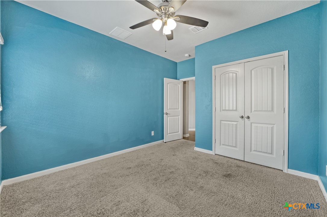 325 Oak Creek Way Property Photo 33
