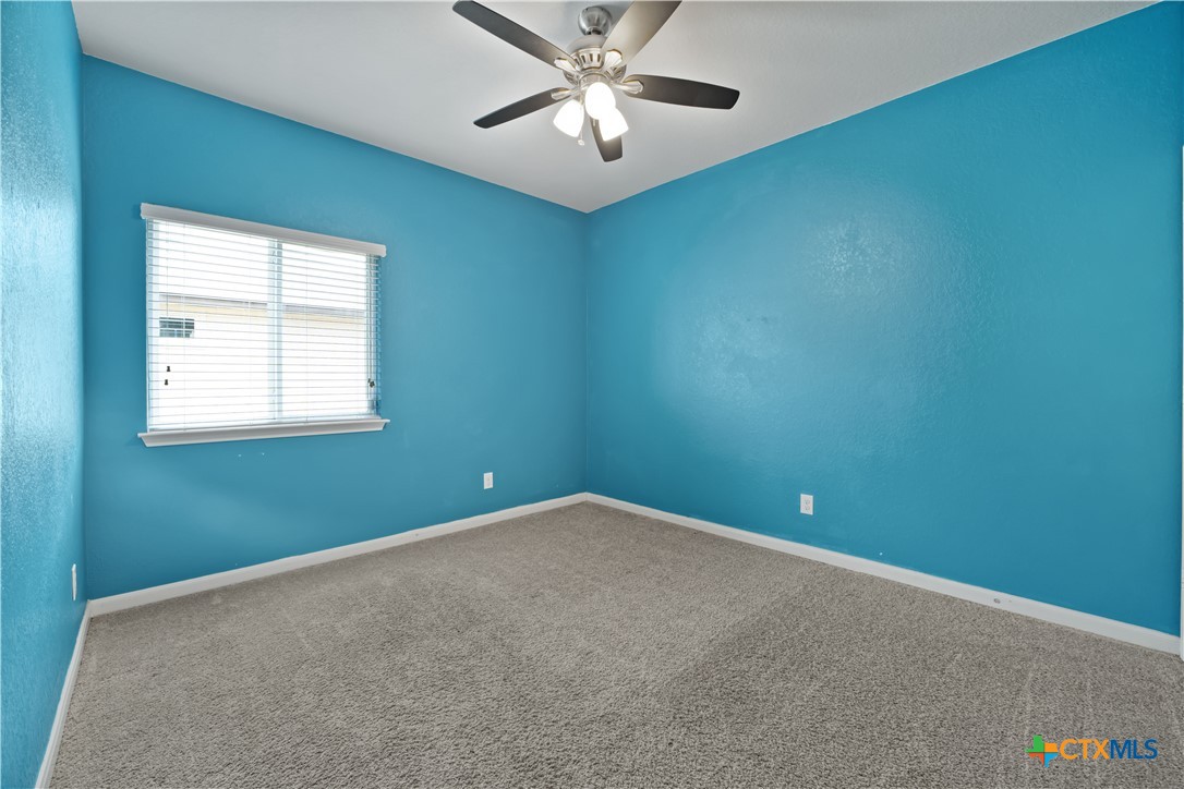 325 Oak Creek Way Property Photo 34