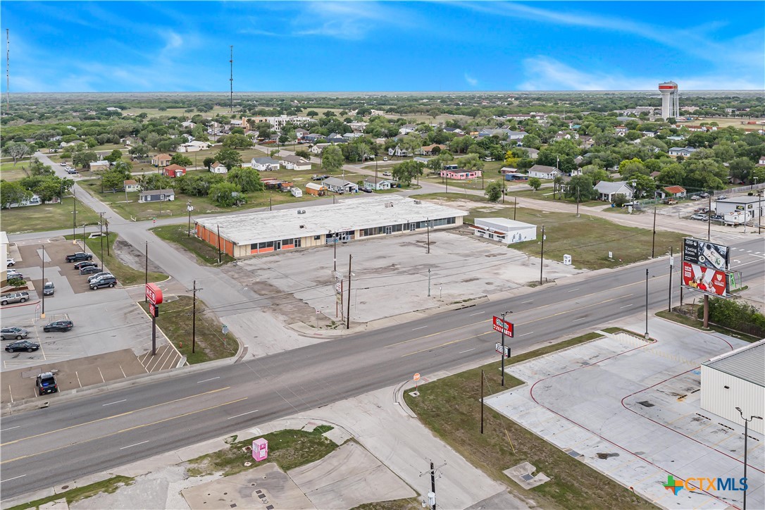 108 S Alamo Street Property Photo 4