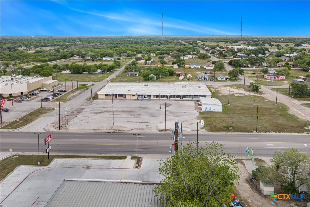 108 S Alamo Street Property Photo 6