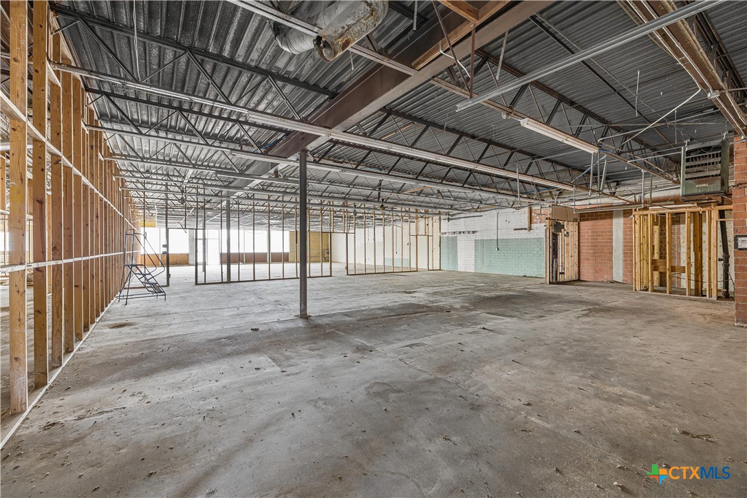 108 S Alamo Street Property Photo 25