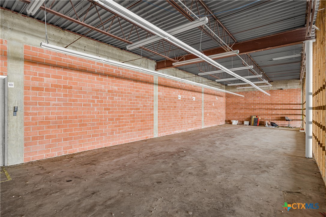 108 S Alamo Street Property Photo 35