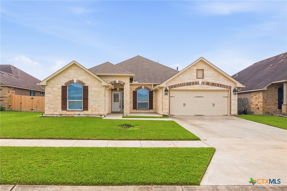 115 Sandstone Court Property Photo 1