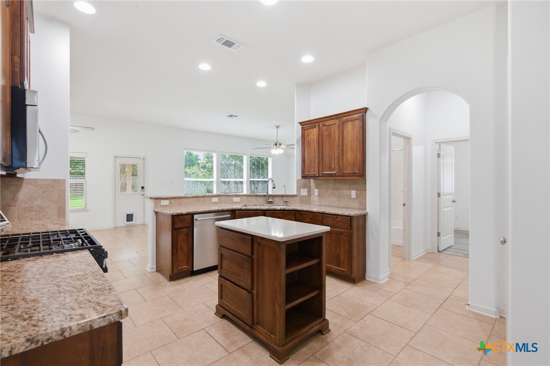 115 Sandstone Court Property Photo 2