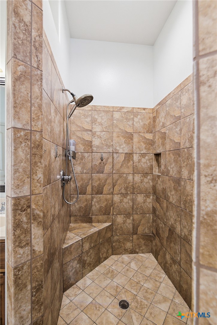 115 Sandstone Court Property Photo 5