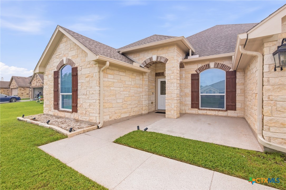 115 Sandstone Court Property Photo 6