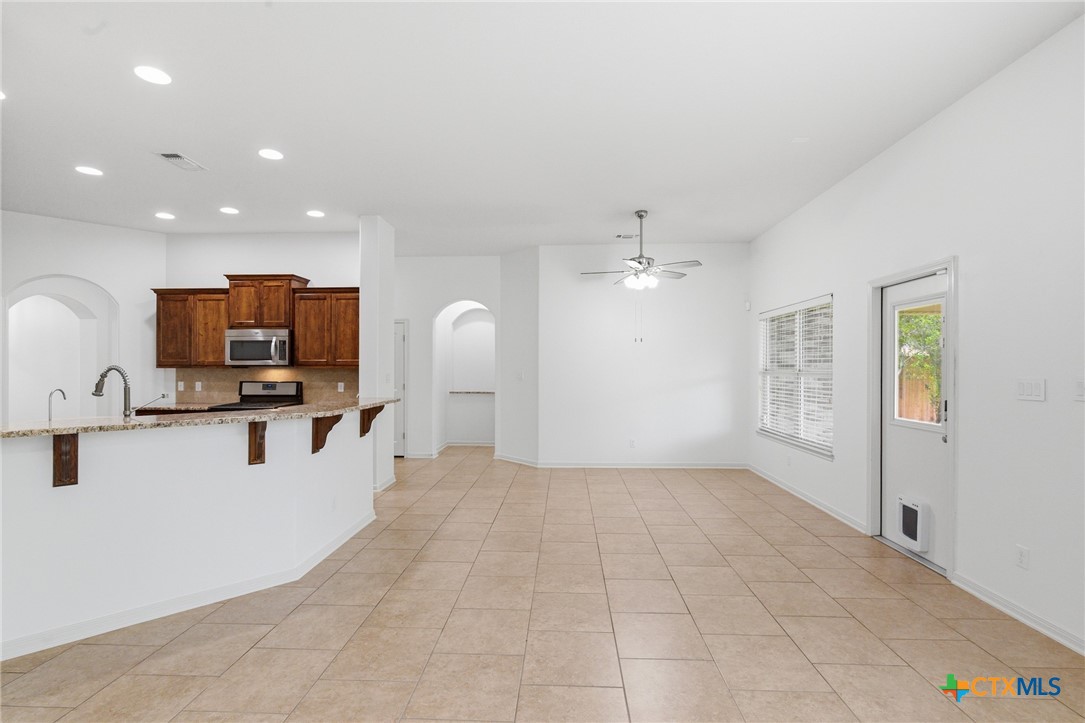 115 Sandstone Court Property Photo 27