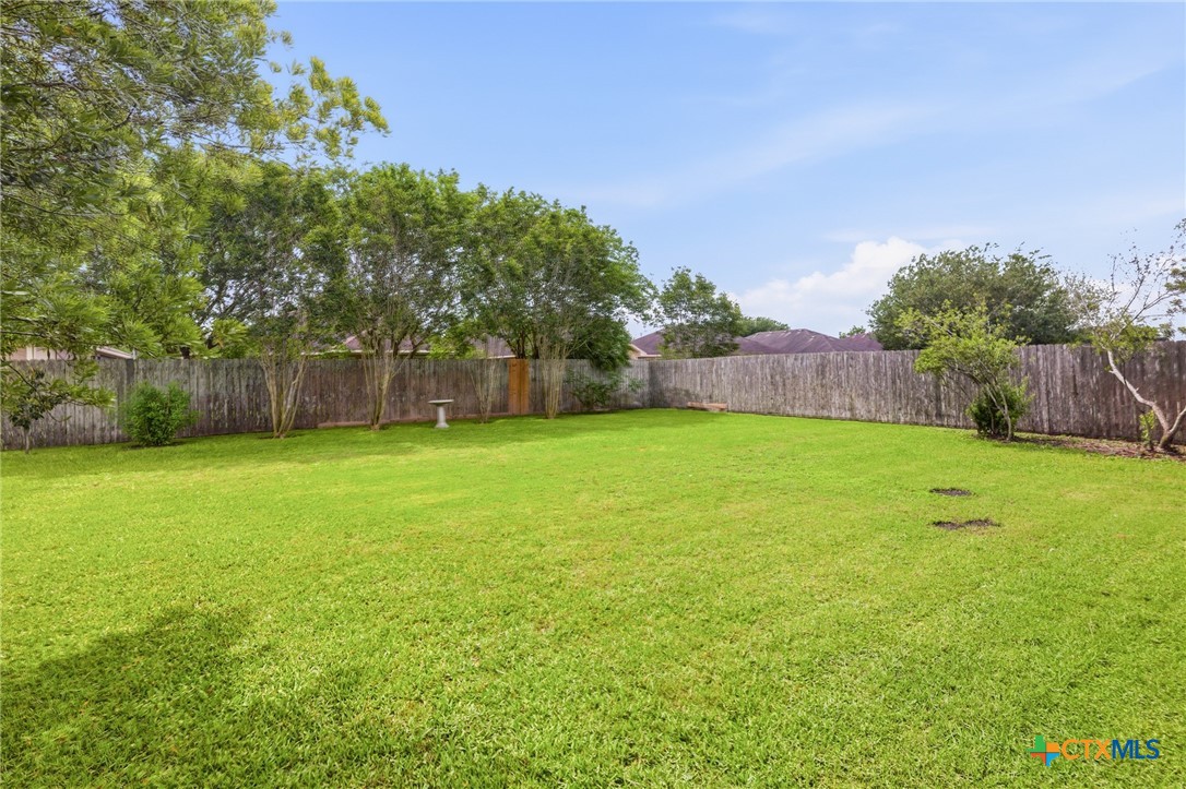 115 Sandstone Court Property Photo 37