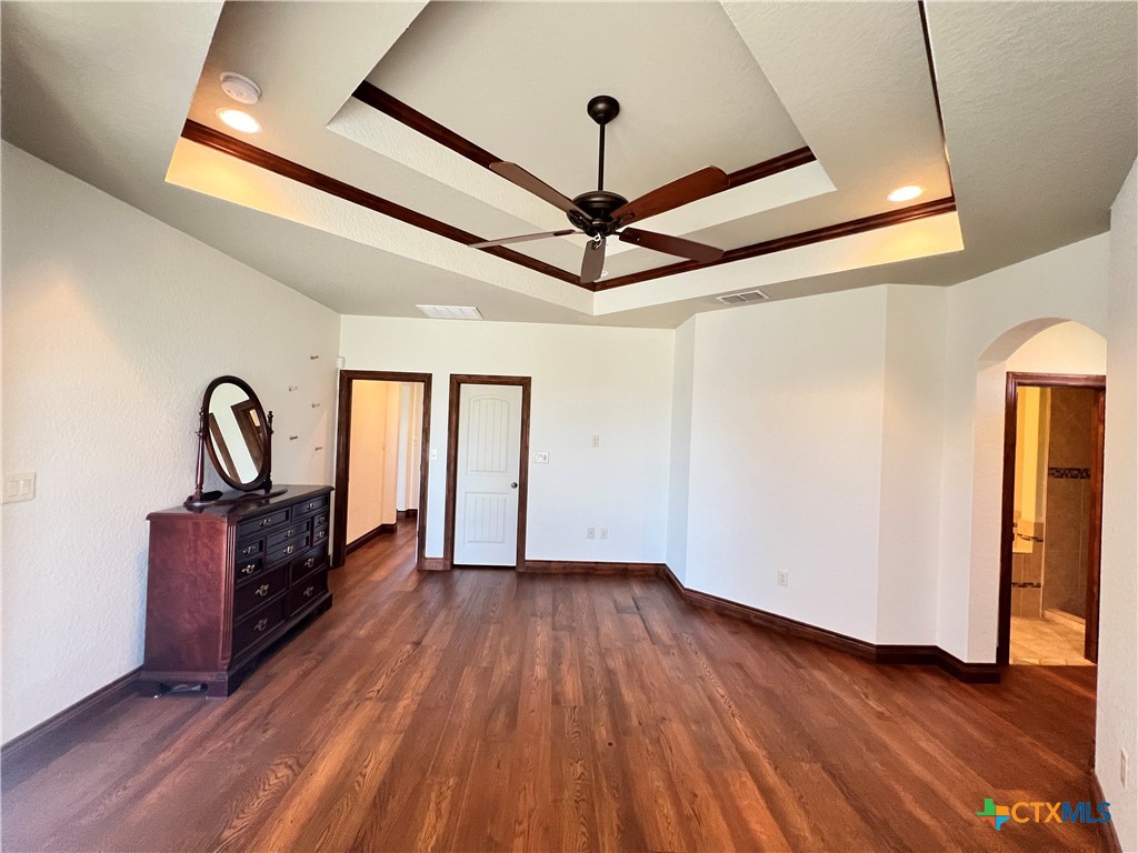 2264 Granada Hills Property Photo 3