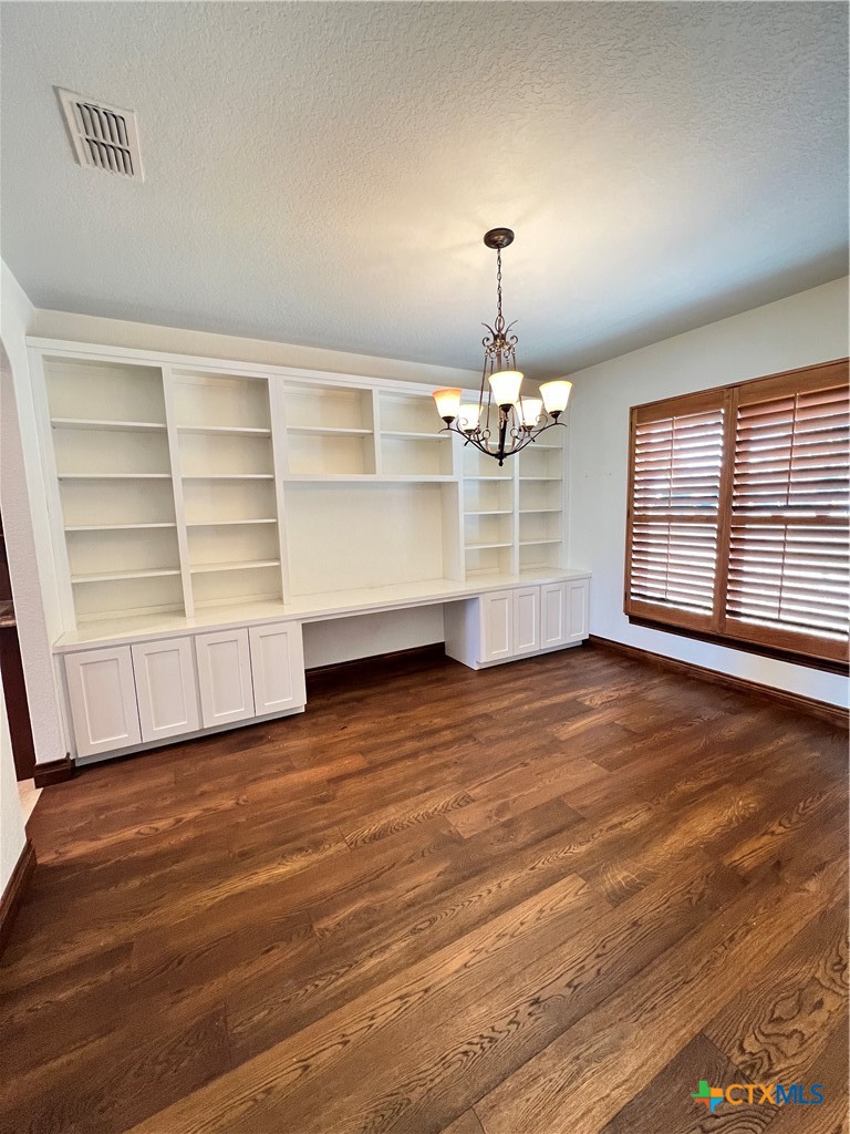 2264 Granada Hills Property Photo 9