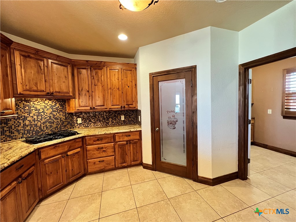 2264 Granada Hills Property Photo 11