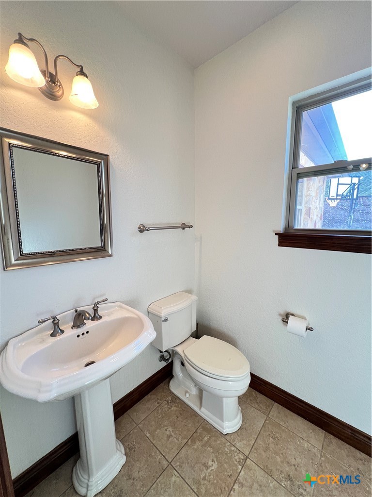 2264 Granada Hills Property Photo 16