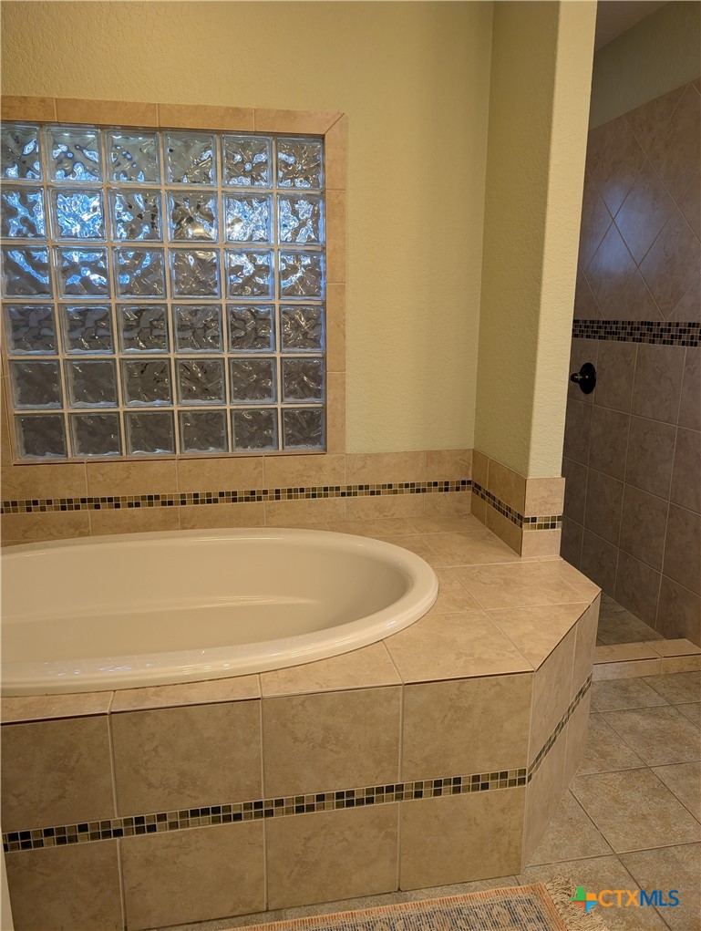 2264 Granada Hills Property Photo 18