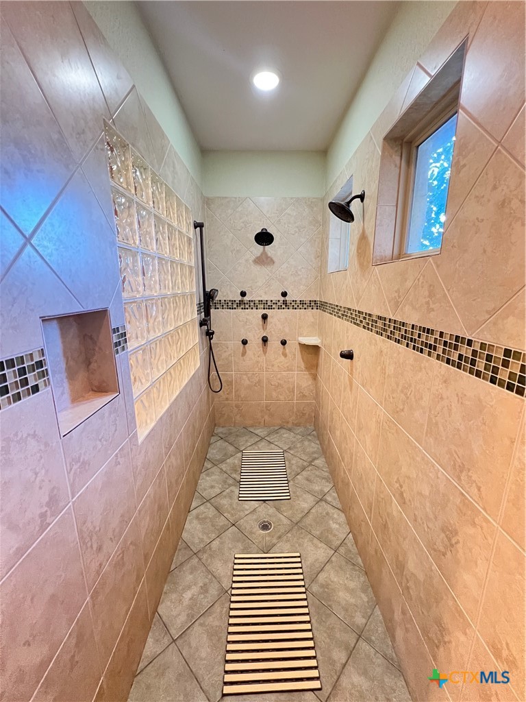2264 Granada Hills Property Photo 19