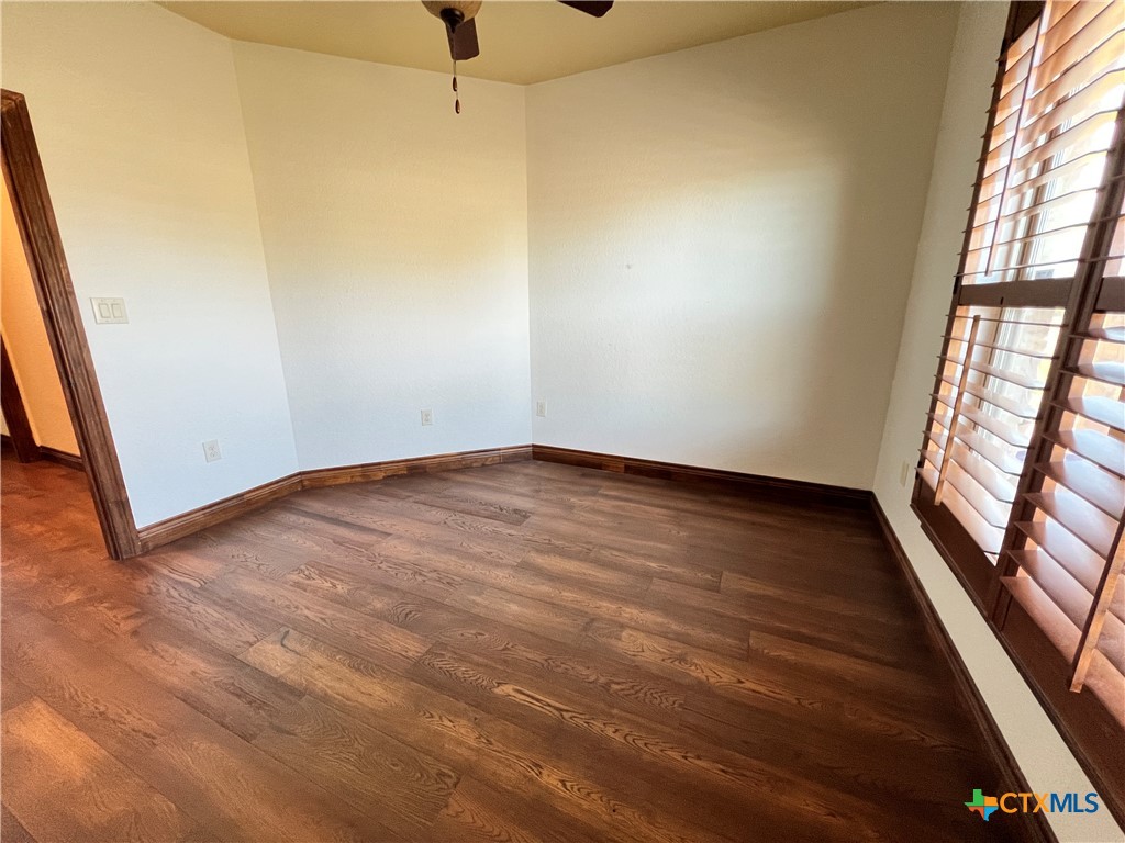 2264 Granada Hills Property Photo 22
