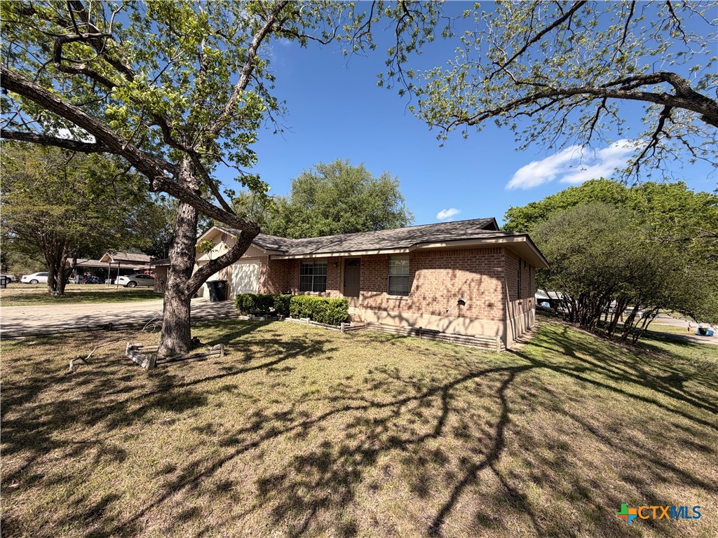 795 Albert Street Property Photo 1