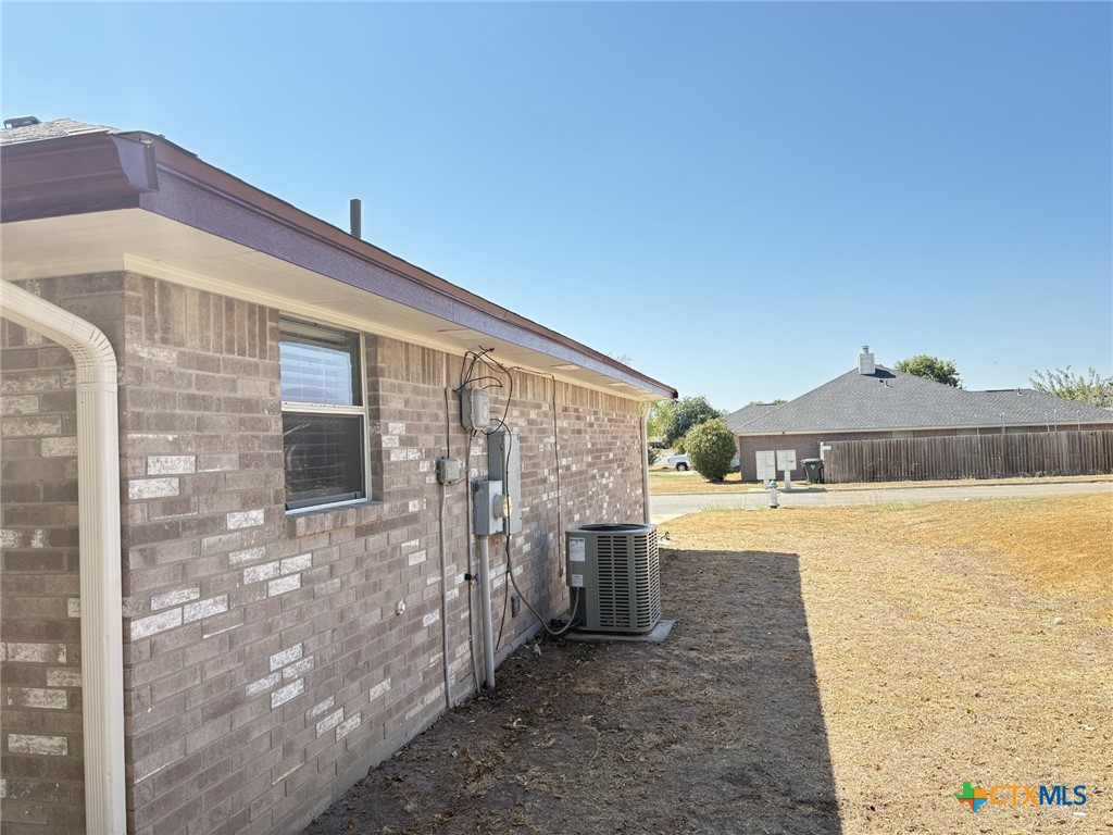7304 Windchime Way Property Photo 17