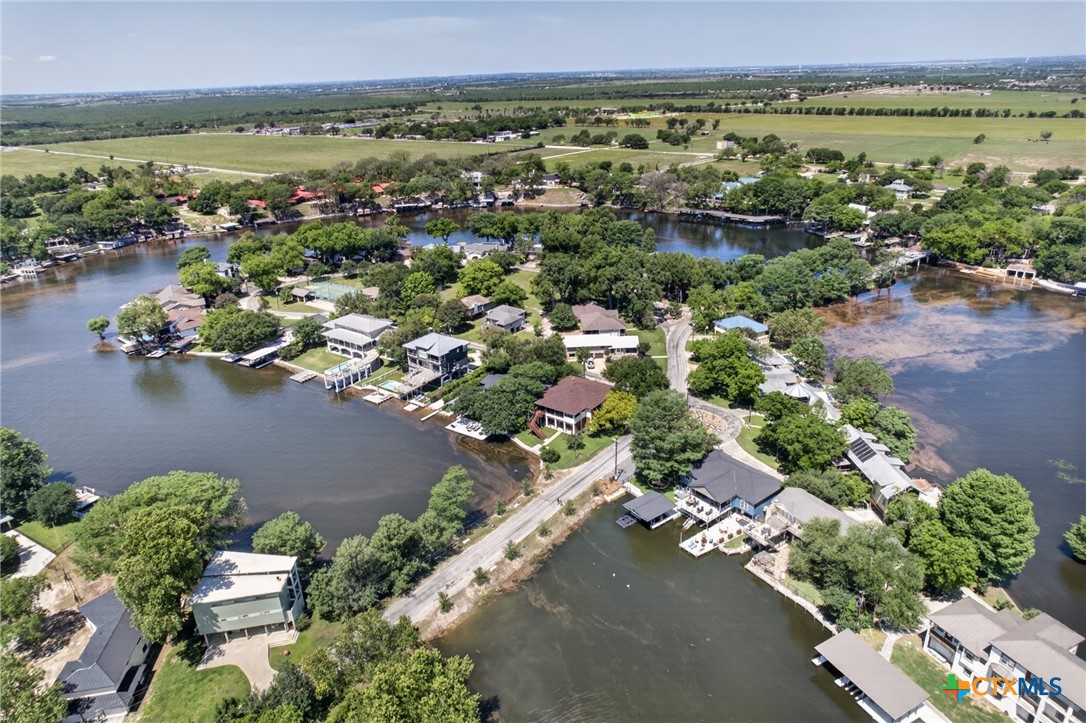 210 Royal George Circle Property Photo 4