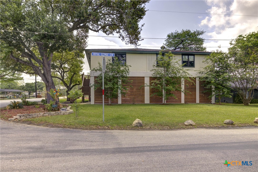 210 Royal George Circle Property Photo 7