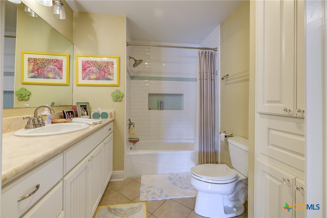210 Royal George Circle Property Photo 28