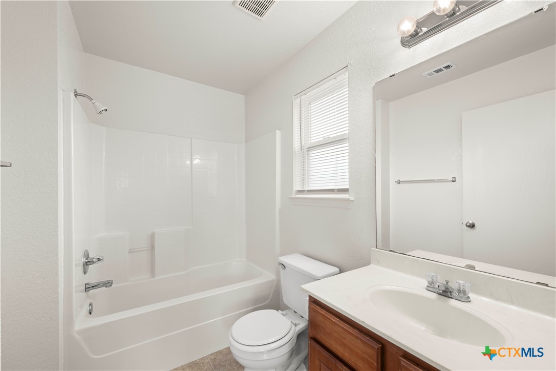 503 E Union Property Photo 5